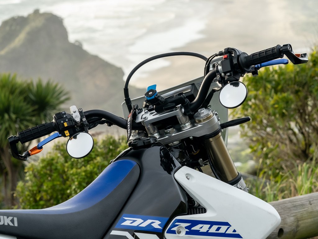 mount for motorbike while travelling