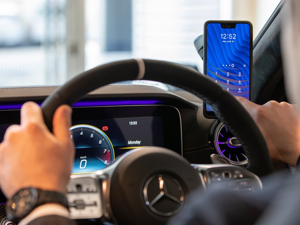 Quad Lock Pixel 3/3XL Car Kit with Wireless Charging Head