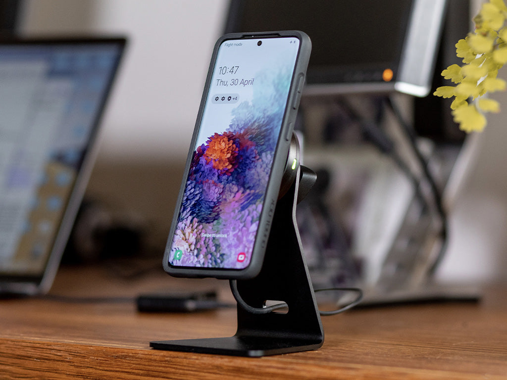 galaxy s20 on quad lock desk mount