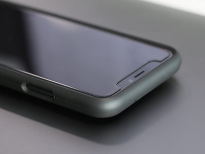 Using a Japanese Asahi Tempered Glass 7H, the screen protector is resistant against scratches
