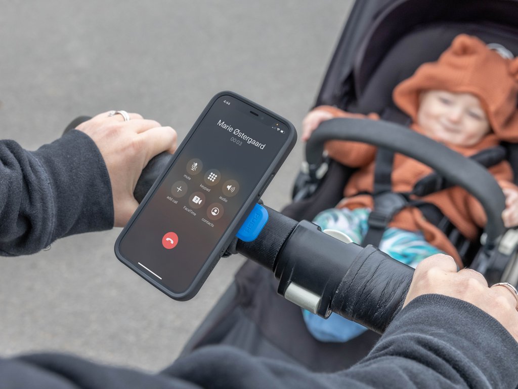smartphone mount to attach to pram