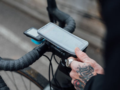 Quad Lock Pixel 3/3XL Poncho is Weather Resistant